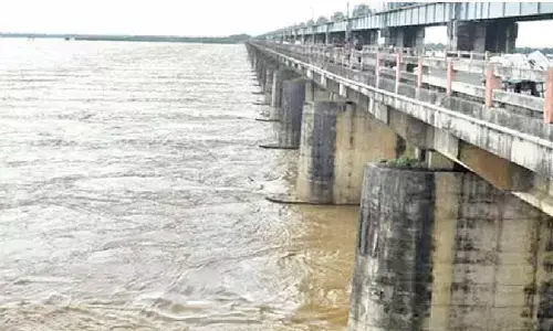Godavari reaches dangerous levels