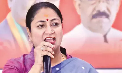 Delhi BJP MPs meet injured Rekha Gupta