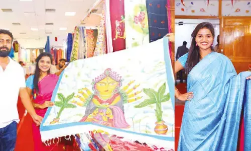 Dastkari Haat Expo Brings India’s Handloom Heritage to Hyderabad