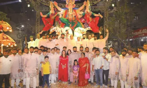 Moosrambagh Welcomes 22-Foot Ganesh Idol with Grandeur