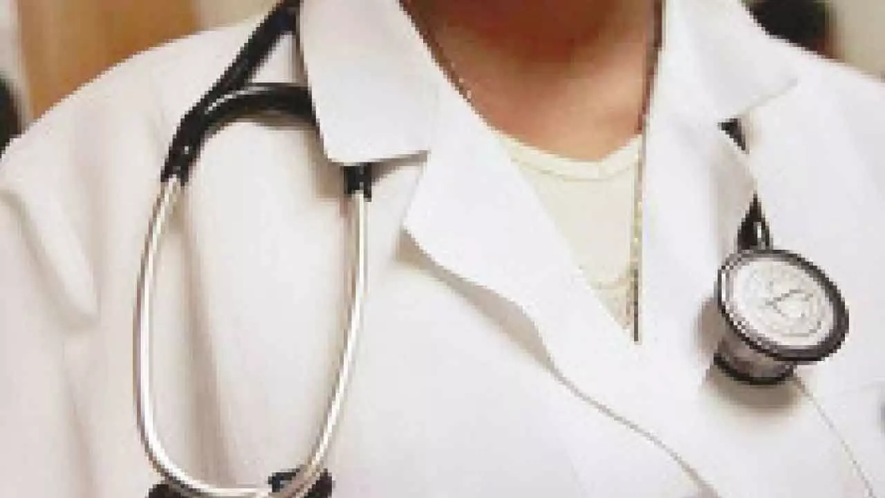 Govt issues notification for filling 1,623 specialist doctor posts Govt issues notification for filling 1,623 specialist doctor posts