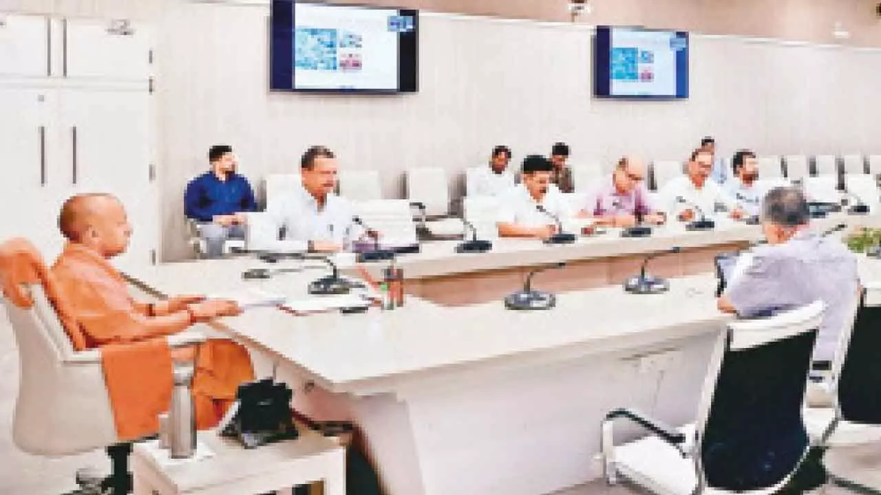 Yogi calls for transformation of Lucknow municipalities Yogi calls for transformation of Lucknow municipalities