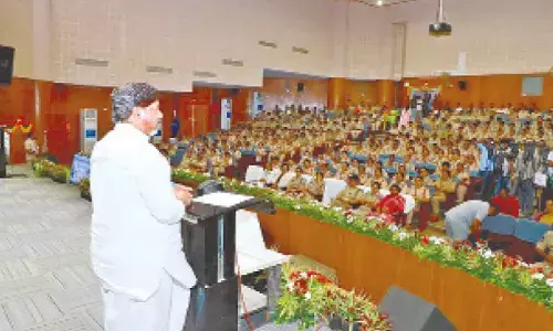 Bhatti calls for rooting out gender bias in police dept