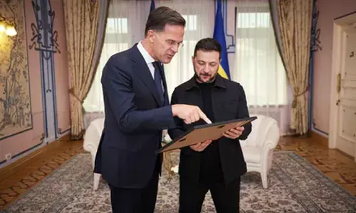Zelensky, NATO chief meet on security guarantees for Ukraine