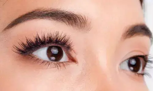 Castor Oil for Eyelashes: Natural Remedy or Beauty Hype?