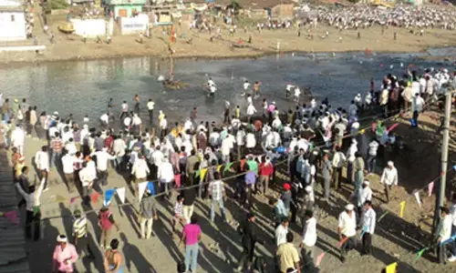 MP: World famous Gotmar Mela opens with devotion; 25 Injured in stone battle