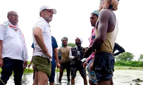 Voter Adhikar Yatra: Rahul Gandhi meets makhana farmers in Katihar