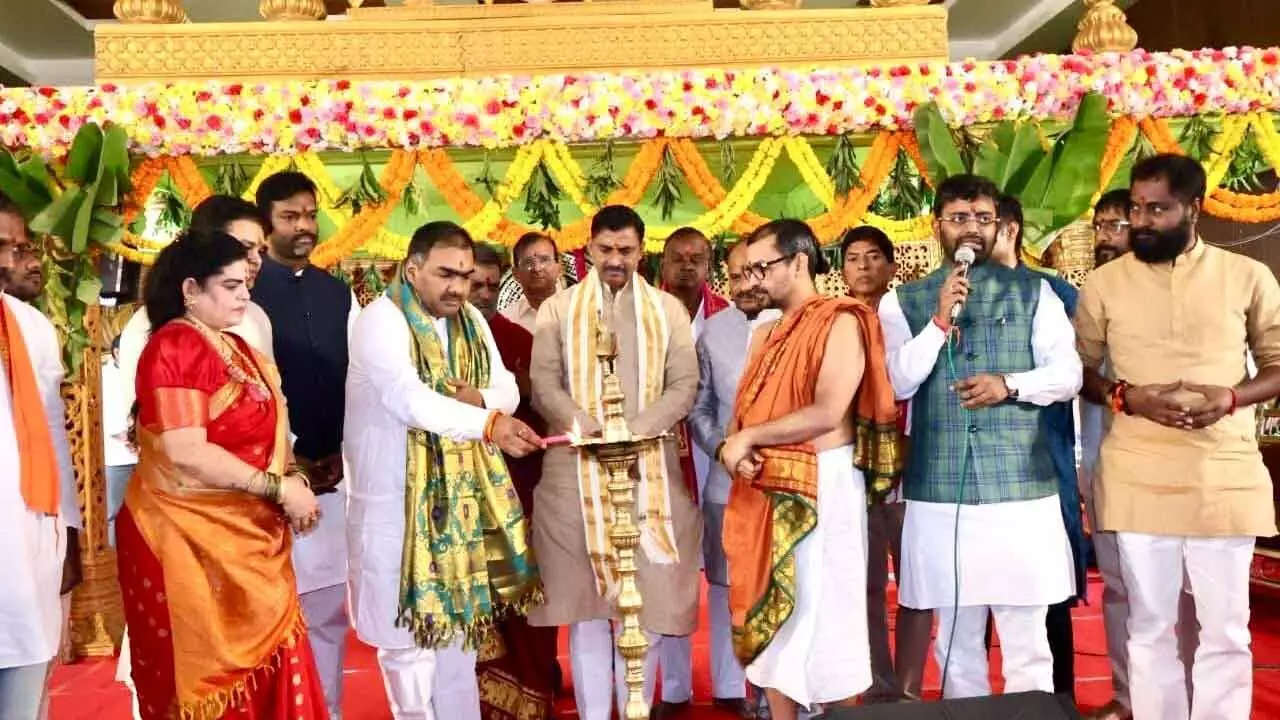 Swami Abhishek Brahmachari, BJP Former National General Secretary Murlidhar Rao,Telengana BJP General Secretary Organisation Chandrashekhar,Yuva Chetna National Convener Rohit Kumar Singh, and others inaugurating the Sri Vidya Dasakoti Kumkumarchan Mahayagna at Kalyan Mandapam in Hyderabad. Swami Abhishek Brahmachari, BJP Former National General Secretary Murlidhar Rao,Telengana BJP General Secretary Organisation Chandrashekhar,Yuva Chetna National Convener Rohit Kumar Singh, and others inaugurating the Sri Vidya Dasakoti Kumkumarchan Mahayagna at Kalyan Mandapam in Hyderabad.