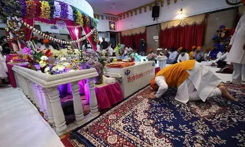 May we always walk on path of wisdom shown by Sri Guru Granth Sahib Ji: PM Modi