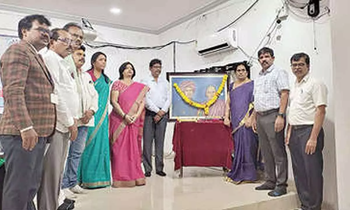 Call to become inquisitive citizen Call to become inquisitive citizen