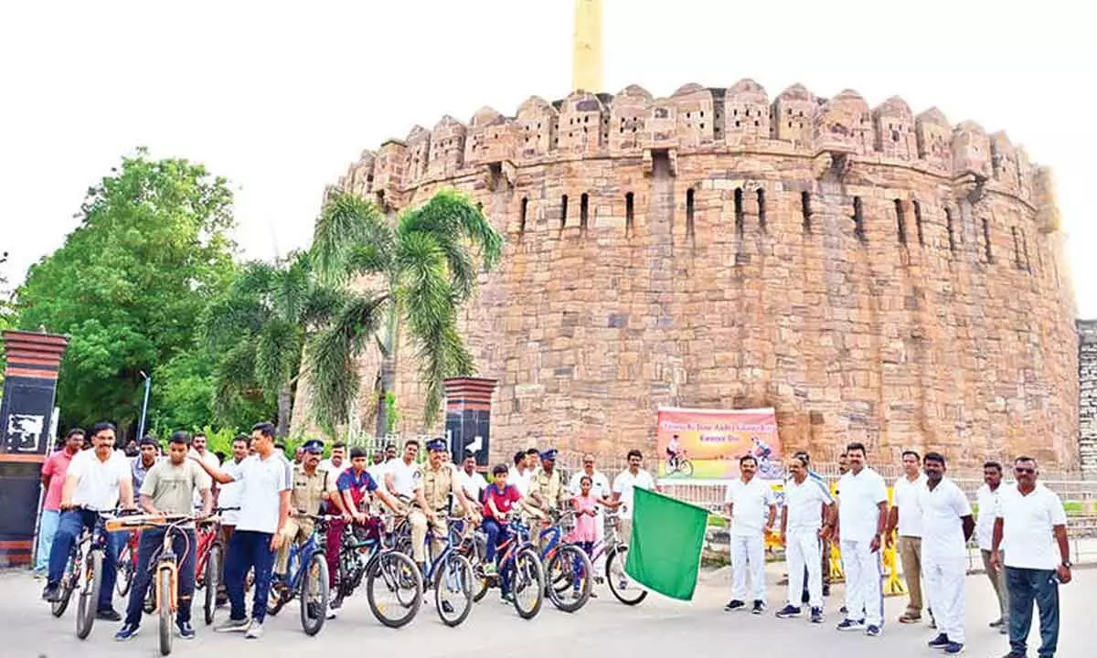 Fit India ‘Sundays on Cycle’ flagged off Fit India ‘Sundays on Cycle’ flagged off
