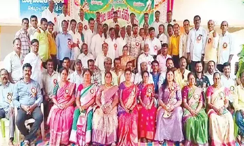 Former students reunite after 32 years at ZP High School