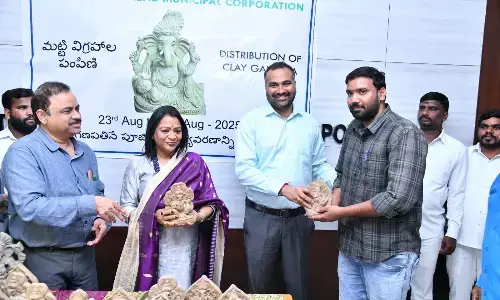 GHMC Distributes Eco-Friendly Clay Ganesh Idols in Hyderabad Ahead of Ganesh Chaturthi 2025