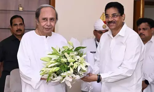 Odisha Guv meets Naveen, enquires about health
