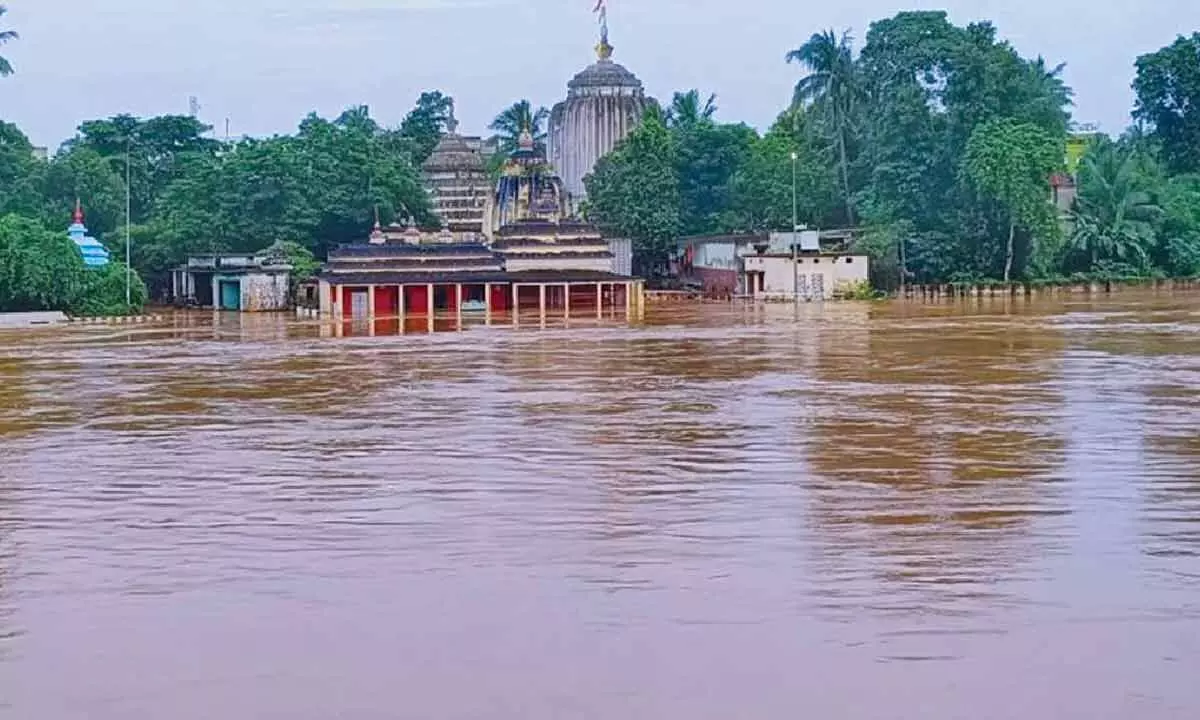 Kani river breaches embankment in Jajpur Kani river breaches embankment in Jajpur