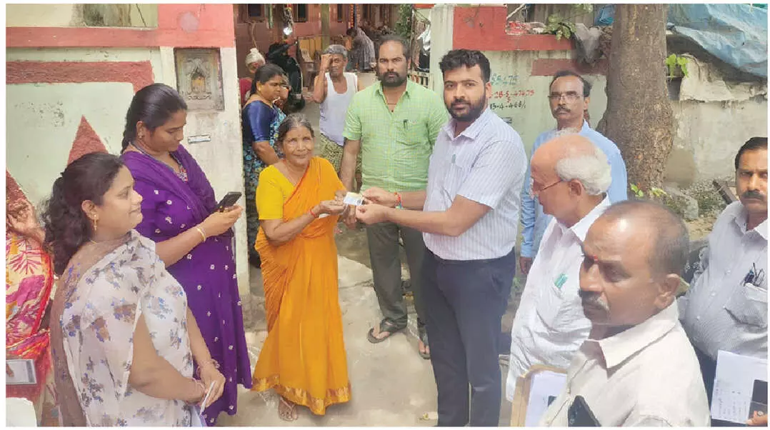 Smart rice cards for transparent supply of essential commodities Smart rice cards for transparent supply of essential commodities