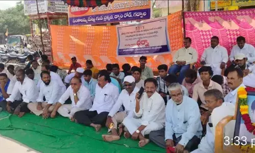 Protests Erupt in Gadwal Demanding Immediate Implementation of 42% BC Reservations.