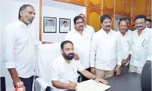 Free power to Chavithi pandals: Minister