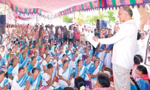 Harish launches broadside against Cong for betraying Asha workers