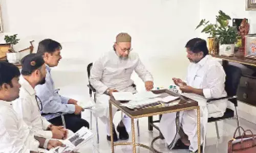 Asad seeks Dy CM’s help in restoration of internet services