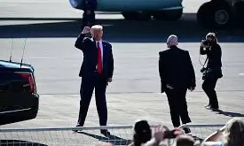 Legal concerns arise over Trump’s threat to send National Guard troops to Chicago.