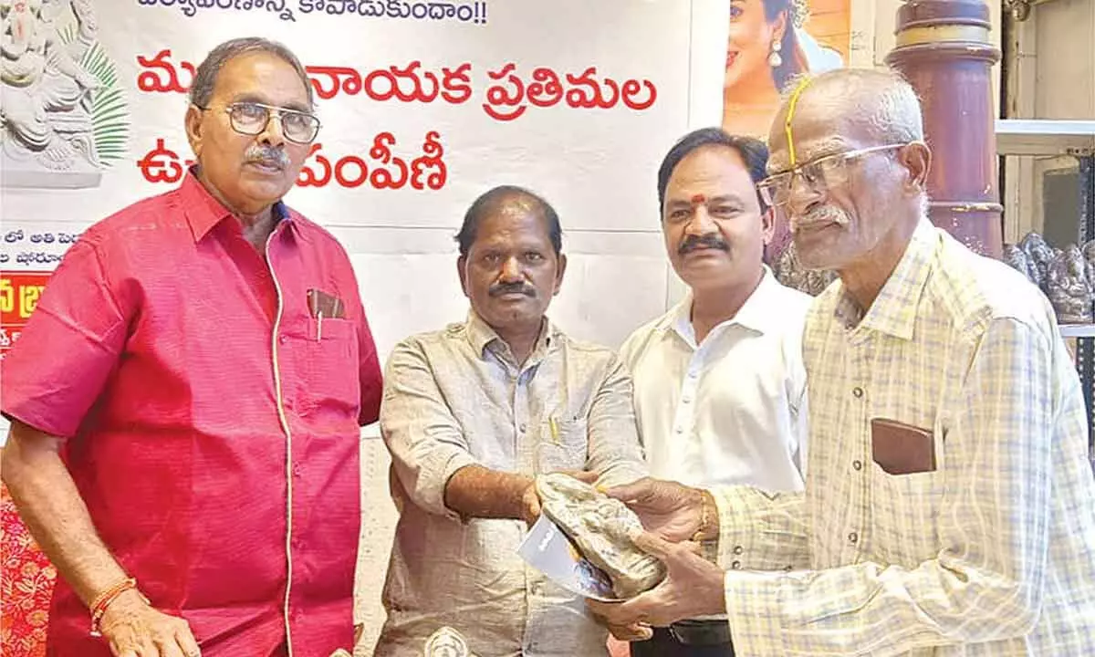 Free distribution of clay Ganesha idols at Chandana, CMR Free distribution of clay Ganesha idols at Chandana, CMR