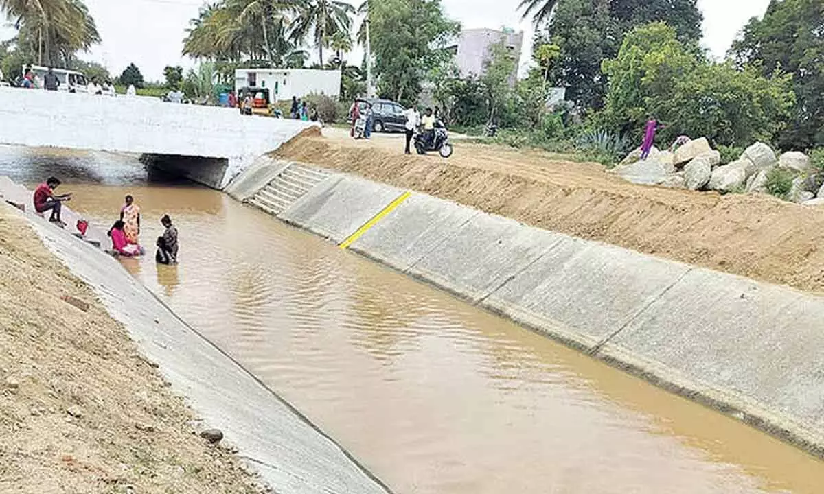 Krishna waters reach Kuppam, CM to perform Jalaharati on Aug 30 Krishna waters reach Kuppam, CM to perform Jalaharati on Aug 30