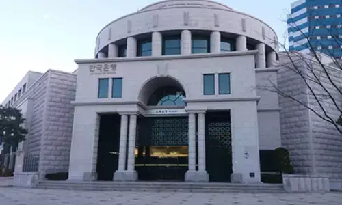 S. Korean banks lending rates dip in July amid monetary easing cycle