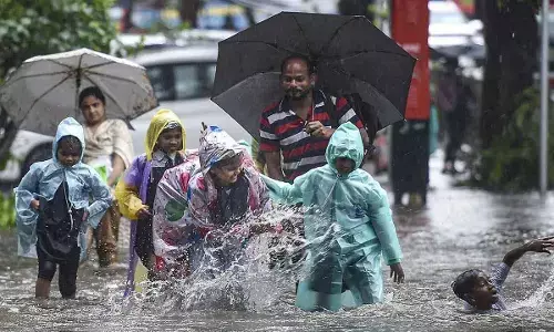Heavy rains disrupt life in Telangana, schools in several district declared holiday