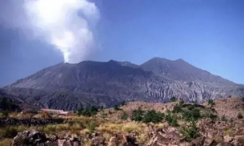 Volcano in southwestern Japan erupts