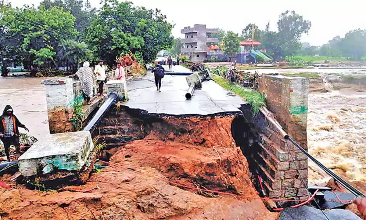 Traffic jam reported on NH 44 in Kamareddy amid rains
