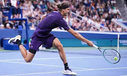 US Open: Zverev, De Minaur march into Round 3; Altmaier upsets Tsitsipas