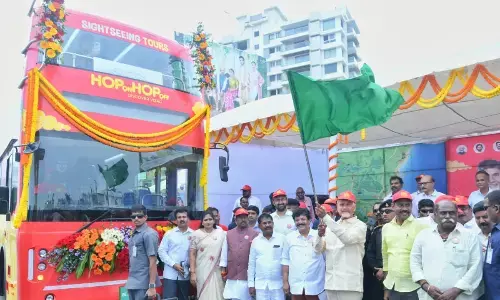 Chandrababu launches double decker buses in Vizag