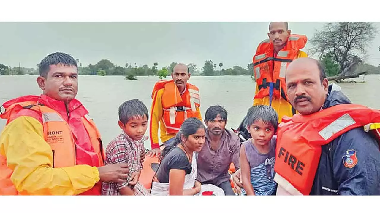 Fire dept rescues over 1,600 across six flood-hit districts