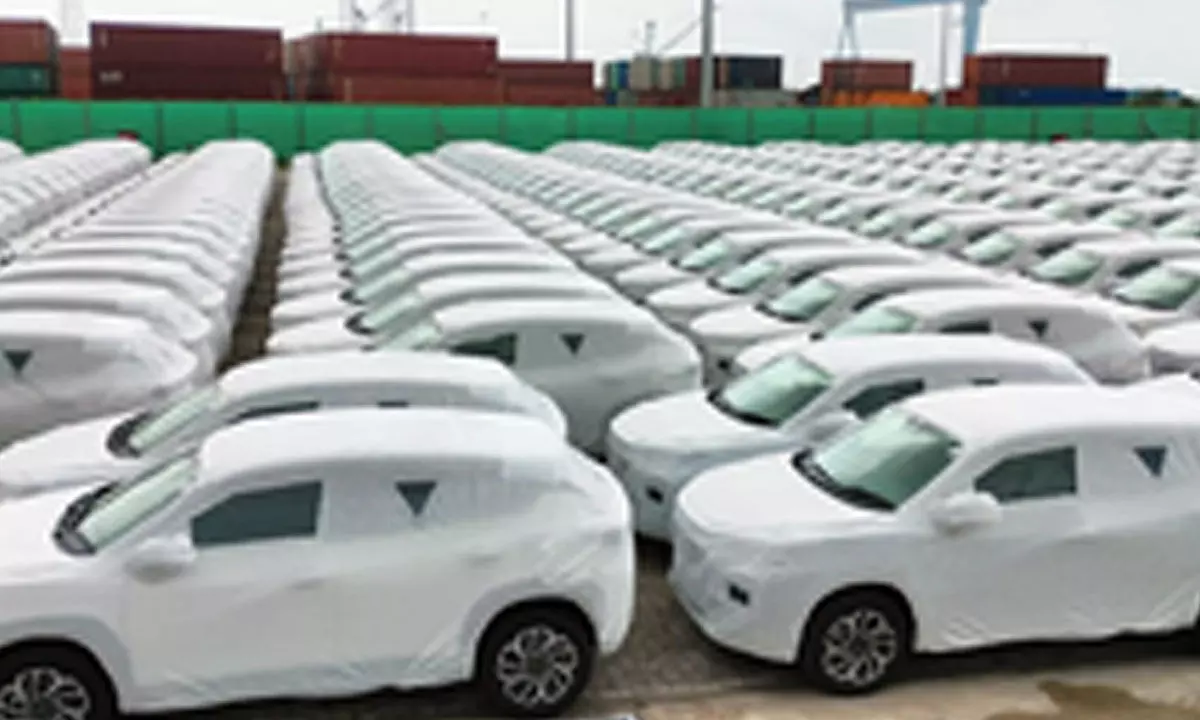 India’s passenger vehicle sales cross 10-lakh mark in Q1 FY26