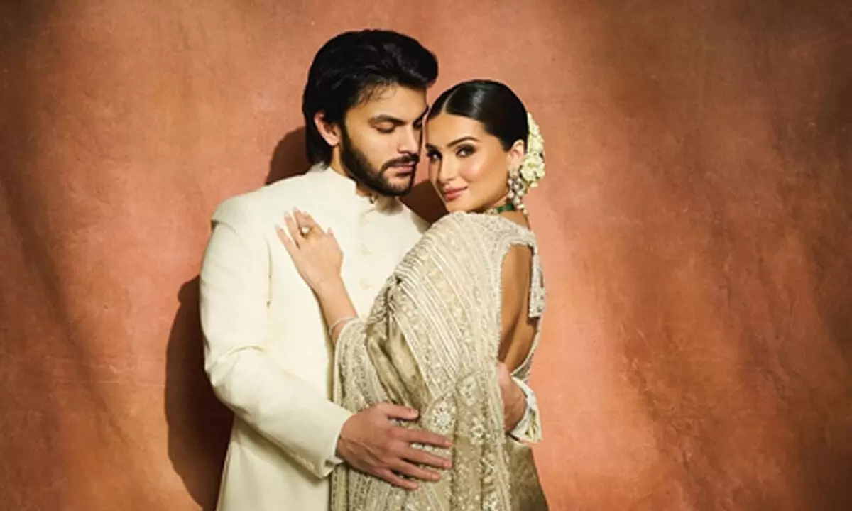 Tara Sutaria-Veer Pahariya make their relationship Insta official during Ganesh Chaturthi celebration