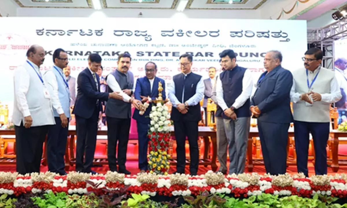 Union Minister Kiren Rijiju criticises retired judges signature campaign against HM Amit Shah Union Minister Kiren Rijiju criticises retired judges signature campaign against HM Amit Shah