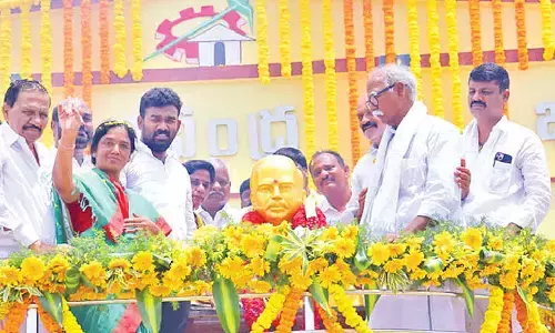 Paritala Ravindra’s legacy honoured with statue unveiling