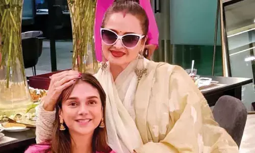 Rekha kisses Aditi Rao Hydari out of motherly love