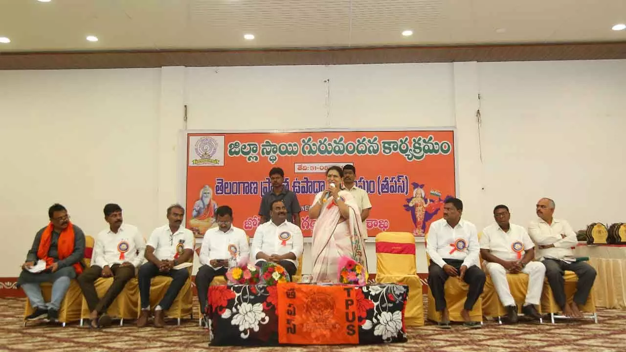 DK Aruna Vows to Visit Gadwal Every 15 Days, Pledges to Revive Halted Development DK Aruna Vows to Visit Gadwal Every 15 Days, Pledges to Revive Halted Development