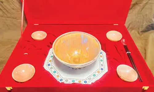 PM gifts AP’s moonstone bowls to Ishiba