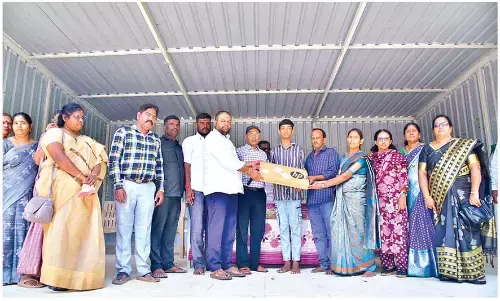 Karana Rama Nandan announces laptop rewards for top rankers