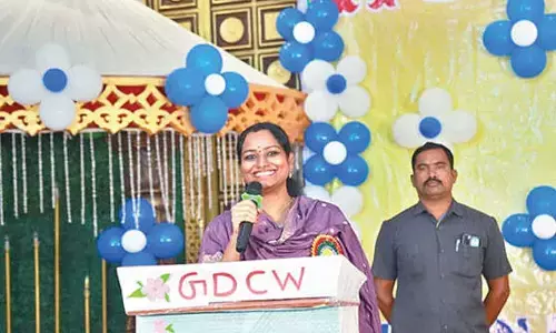 Kavya motivates female students to achieve their goals