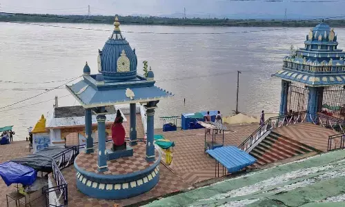 Godavari Water Level Rises in Bhadrachalam, But Signs of Receding Seen Upstream