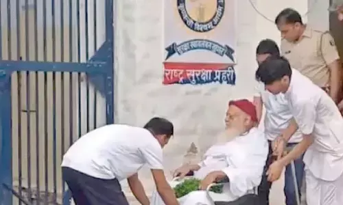 Asaram surrenders after nixes HC bail extension