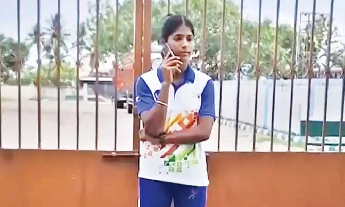 PM dials canoeist Rashmita, praises her performance