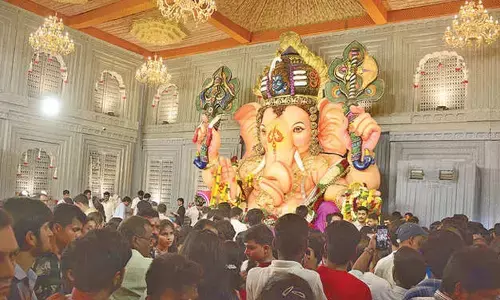 Balapur draws a sea of devotees