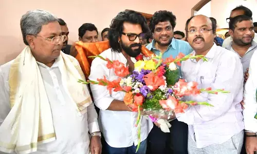 Ram Charan meets Karnataka CM Siddaramaiah amidst Mysuru shoot for ‘Peddi’