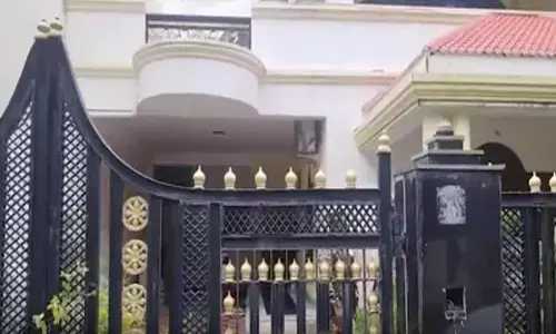 I-T Dept raids medical equipment trader at 30 locations in MP, Mumbai over suspected tax evasion