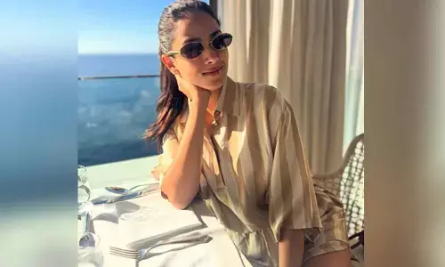 Mira Rajput shares special holiday moments, says Spend the day with me